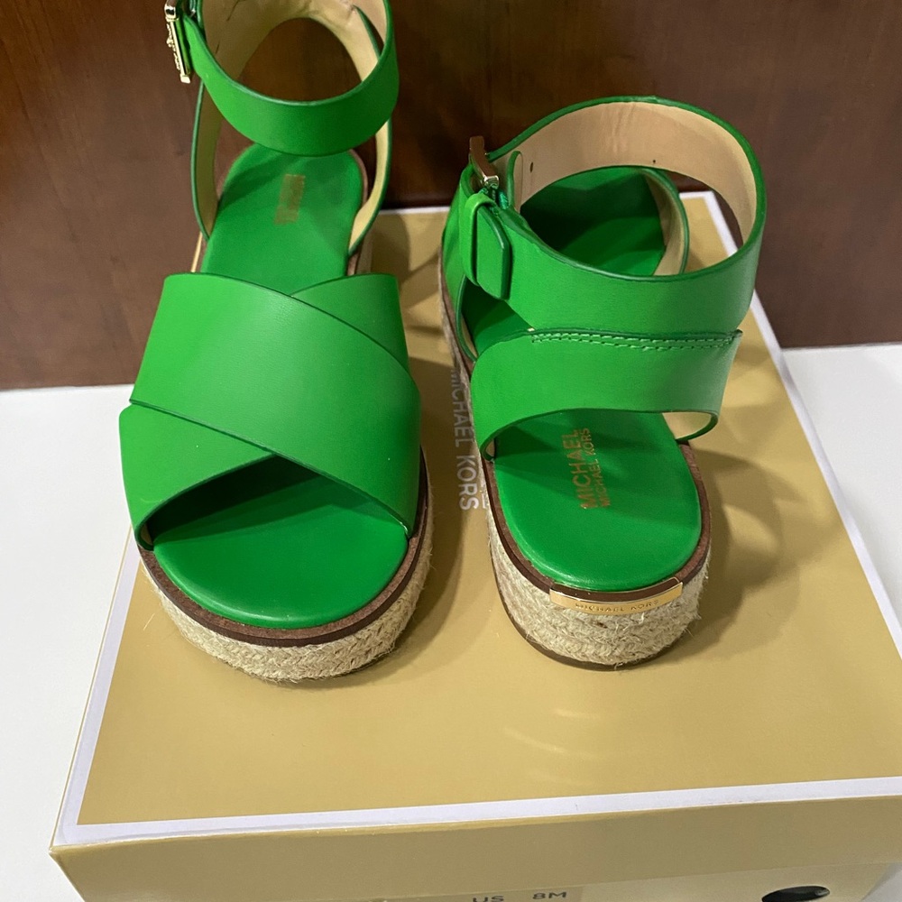 Michael Kors Palm green color leather Abbott Espadrille Sandals. Like new c pics